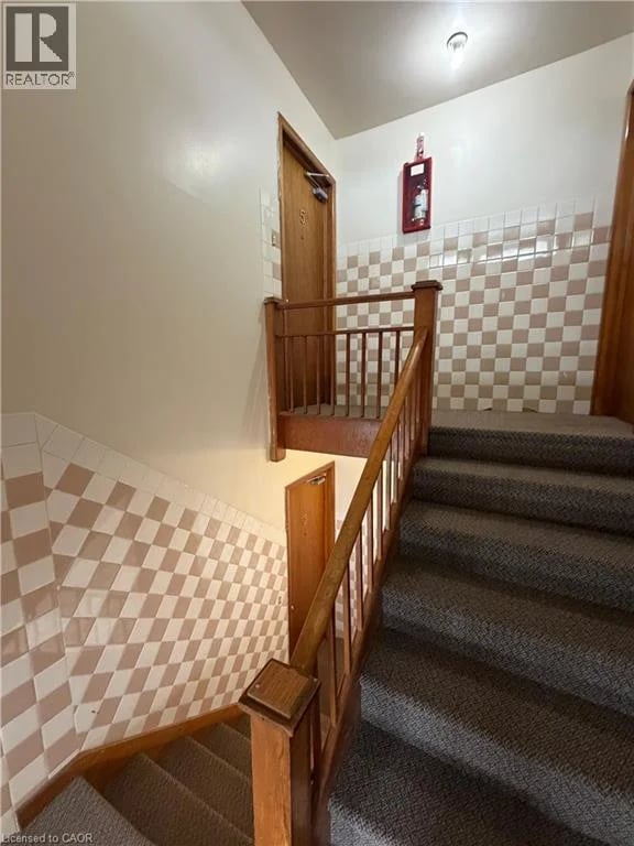 #5 175 WEBER Street North, Waterloo, Ontario, N2J3H3, Waterloo, Ontario — photo 1 of 5