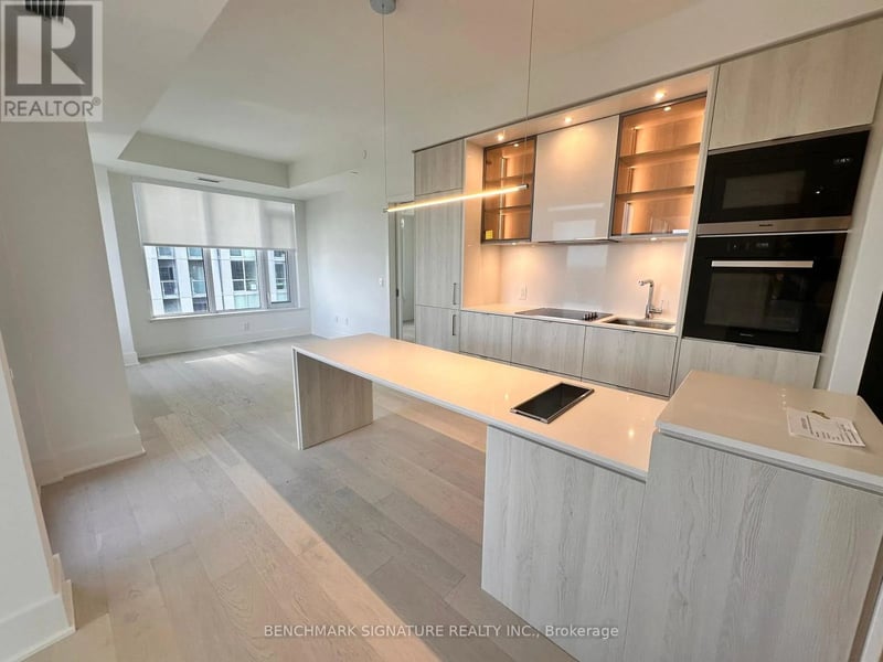 #3604 11 Yorkville Avenue, Toronto (Annex), Ontario, M4W0B7, Toronto (Annex), Ontario — photo 1 of 5