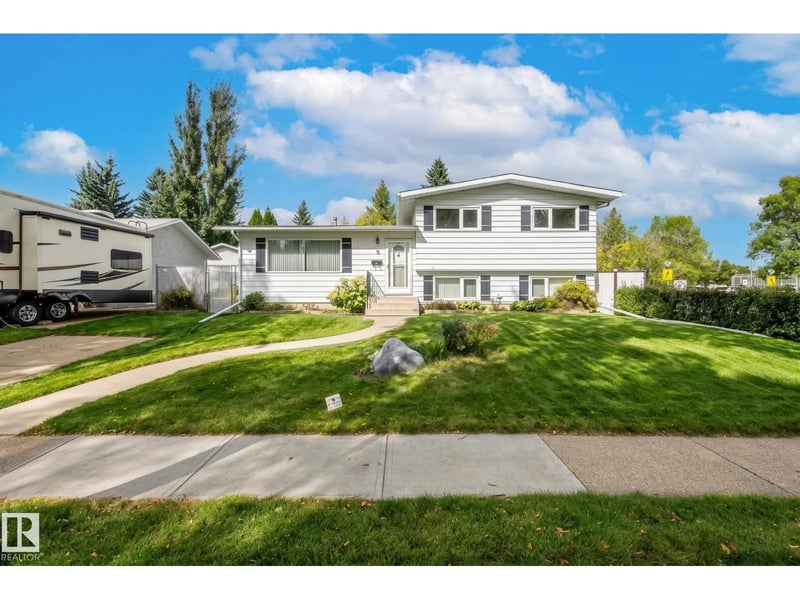 2 LESTER CR, St. Albert, Alberta, T8N2C1, St. Albert, Alberta — photo 1 of 5