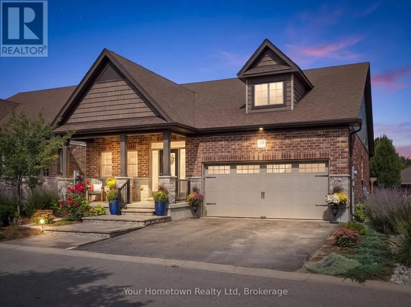 19 Heritage Lane, Centre Wellington (Fergus), Ontario, N1M0E6, Centre Wellington (Fergus), Ontario — photo 1 of 5
