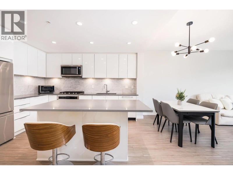 #302 2651 LIBRARY Lane, North Vancouver, British Columbia, V7J0C1, North Vancouver, British Columbia — photo 1 of 5