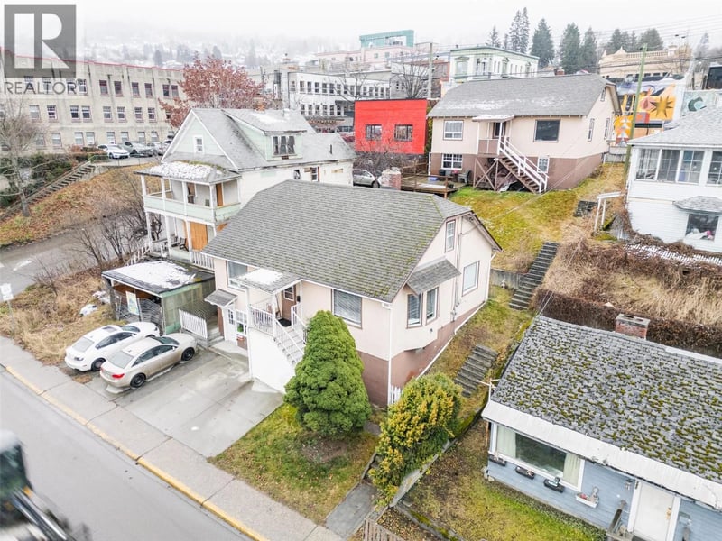 220-222 Vernon Street, Nelson, British Columbia, V1L4E2, Nelson, British Columbia — photo 1 of 5