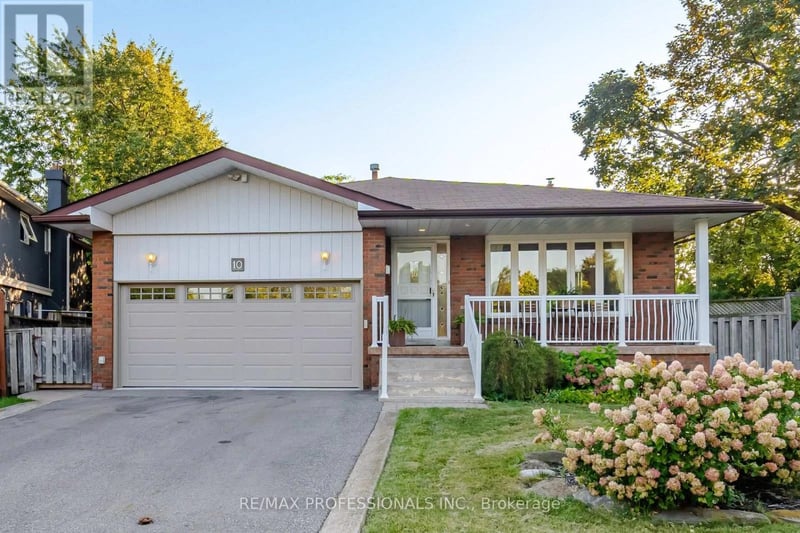 10 Hopedale Court, Mississauga (Streetsville), Ontario, L5M2E9, Mississauga (Streetsville), Ontario — photo 1 of 5