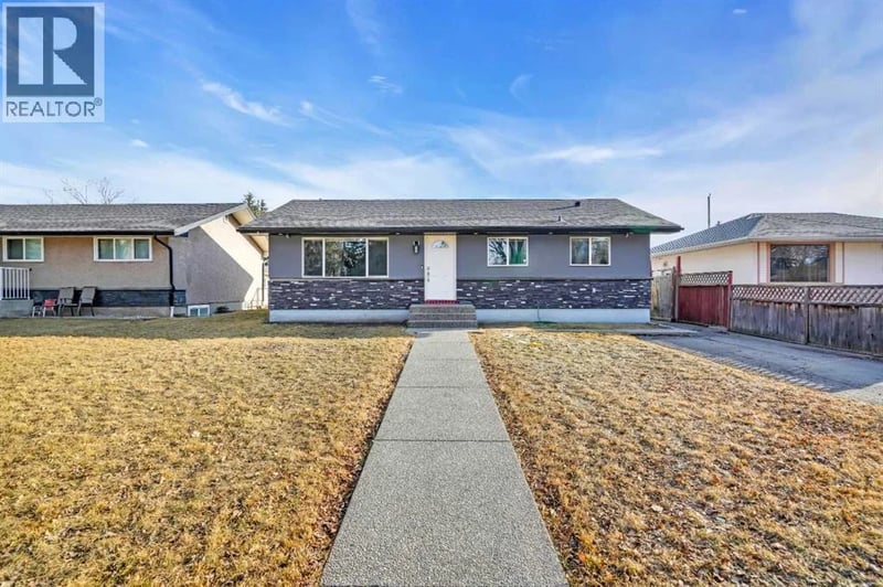 2046 33 Street Southeast, Calgary, Alberta, T2B0T9, Calgary, Alberta — photo 1 of 5