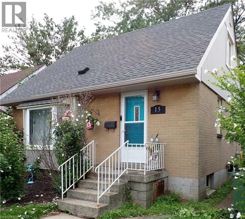 15 BLAIR Avenue, Hamilton, Ontario, L8H6E6, Hamilton, Ontario — photo 1 of 5