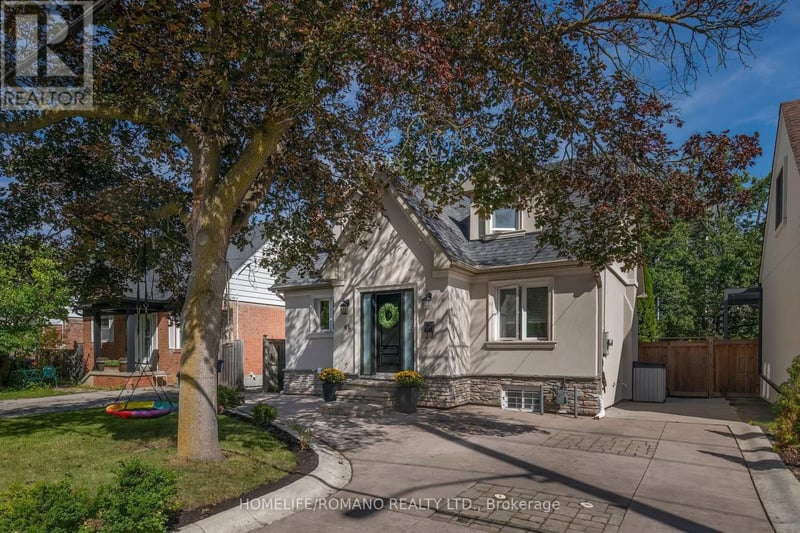 45 Riverview Heights, Toronto (Humber Heights), Ontario, M9P2N3, Toronto (Humber Heights), Ontario — photo 1 of 5