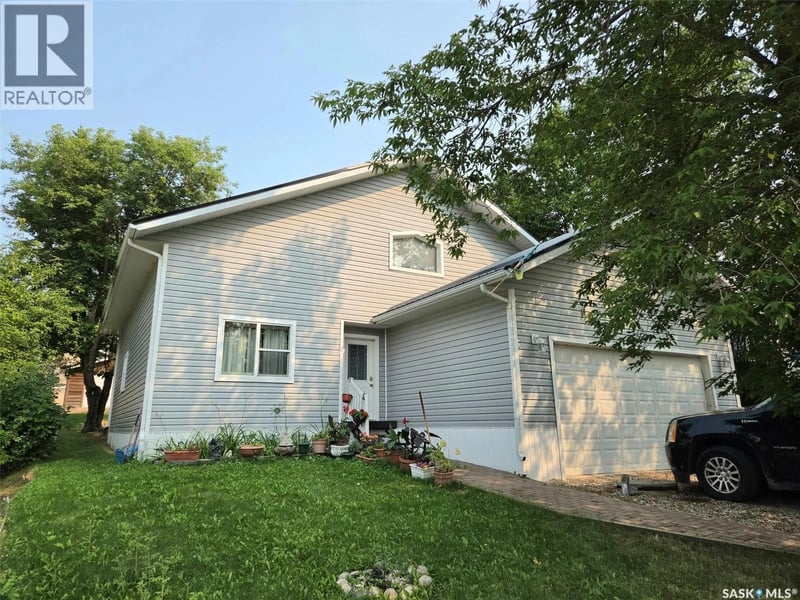 8 Cocapa AVENUE, Kenosee Lake, Saskatchewan, S0C2S0, Kenosee Lake, Saskatchewan — photo 1 of 5