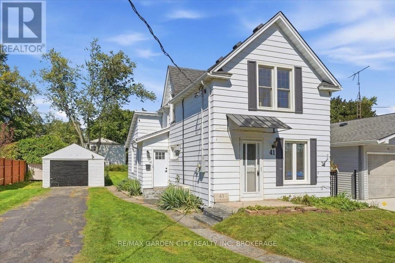 41 Port Robinson Road, Pelham (Fonthill), Ontario, L0S1E0, Pelham (Fonthill), Ontario — photo 1 of 5
