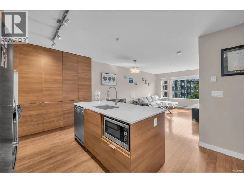 #401 1677 LLOYD Avenue, North Vancouver, British Columbia, V7P0B1, North Vancouver, British Columbia — photo 1 of 5