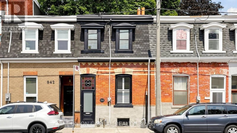 944 Dundas Street East, Toronto (South Riverdale), Ontario, M4M1R3, Toronto (South Riverdale), Ontario — photo 1 of 5