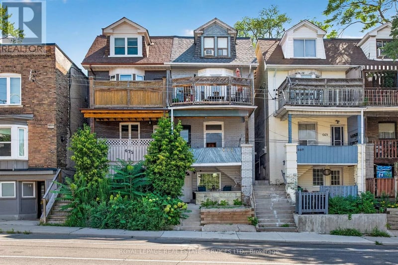 #2 673 Woodbine Avenue, Toronto (East End-Danforth), Ontario, M4E2J3, Toronto (East End-Danforth), Ontario — photo 1 of 5