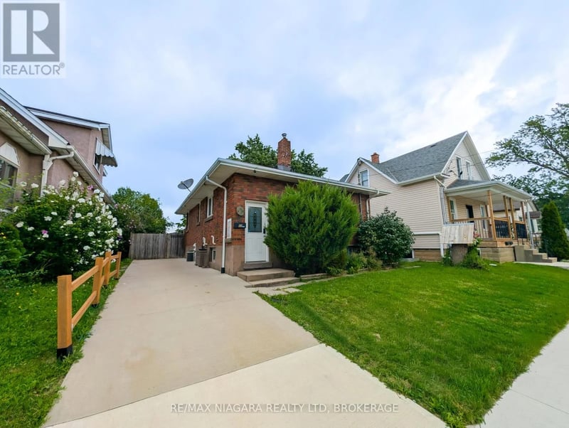 52 Fifth Street, Welland (Lincoln/Crowland), Ontario, L3B4Z5, Welland (Lincoln/Crowland), Ontario — photo 1 of 5