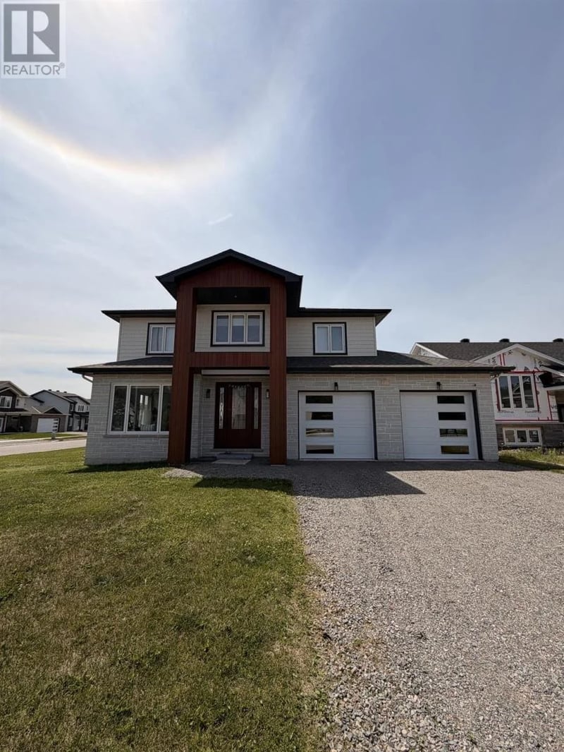 35 Mulberry ST, Sault Ste. Marie, Ontario, P6B0G2, Sault Ste. Marie, Ontario — photo 1 of 5