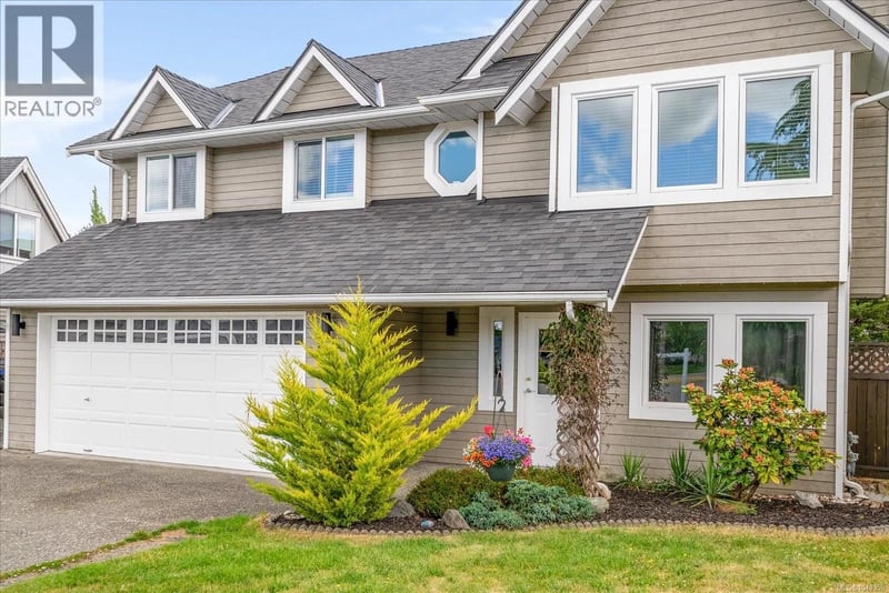 672 Foster Drive, Parksville, British Columbia, V9P1A8, Parksville, British Columbia — photo 1 of 5