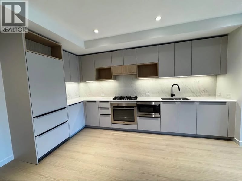 #305 2015 ST JOHNS ST, PORT MOODY, BC, PORT MOODY, British Columbia, V3H0N5, PORT MOODY, British Columbia — photo 1 of 5
