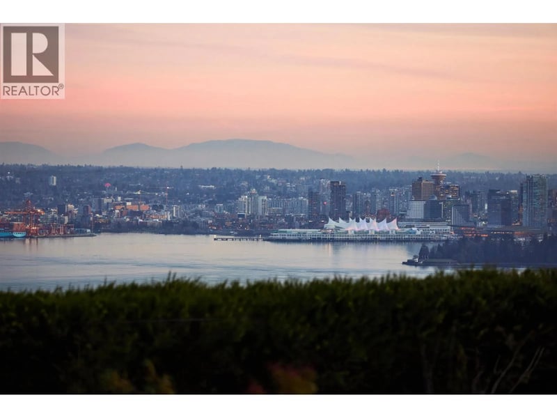 875 EYREMOUNT Drive, West Vancouver, British Columbia, V7S2B2, West Vancouver, British Columbia — photo 1 of 5