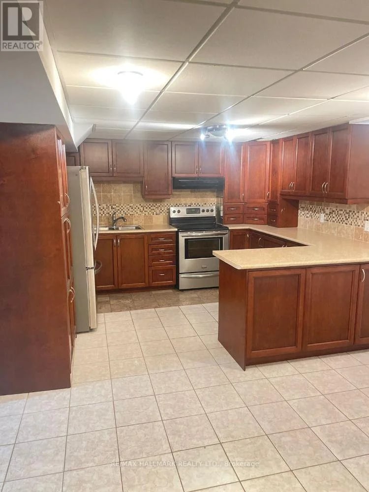#Basement 31 Bellona Street, Vaughan (West Woodbridge), Ontario, L4L6P8, Vaughan (West Woodbridge), Ontario — photo 1 of 5