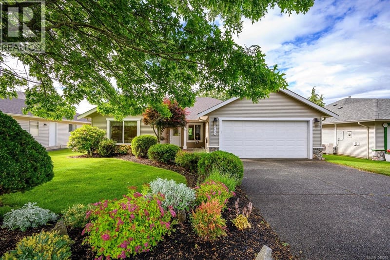 2435 Idiens Way, Courtenay, British Columbia, V9N9J3, Courtenay, British Columbia — photo 1 of 5