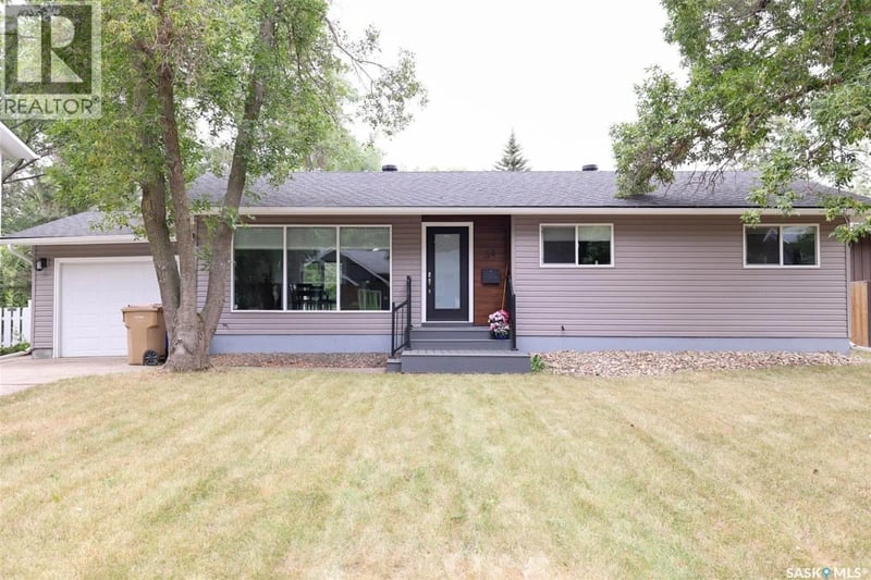 34 Elmwood PLACE, Regina, Saskatchewan, S4S5M3, Regina, Saskatchewan — photo 1 of 5