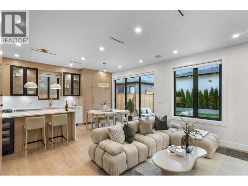 #2 165 45TH Avenue, Vancouver, British Columbia, V5W1W8, Vancouver, British Columbia — photo 1 of 5