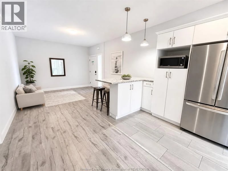 521 CAMPBELL Avenue, Windsor, Ontario, N9B2H5, Windsor, Ontario — photo 1 of 5