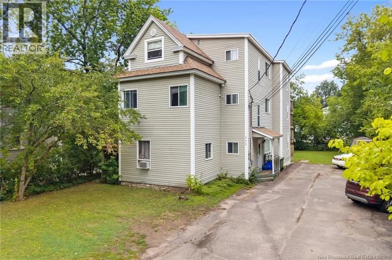 241 Saunders Street, Fredericton, New Brunswick, E3B1N5, Fredericton, New Brunswick — photo 1 of 5