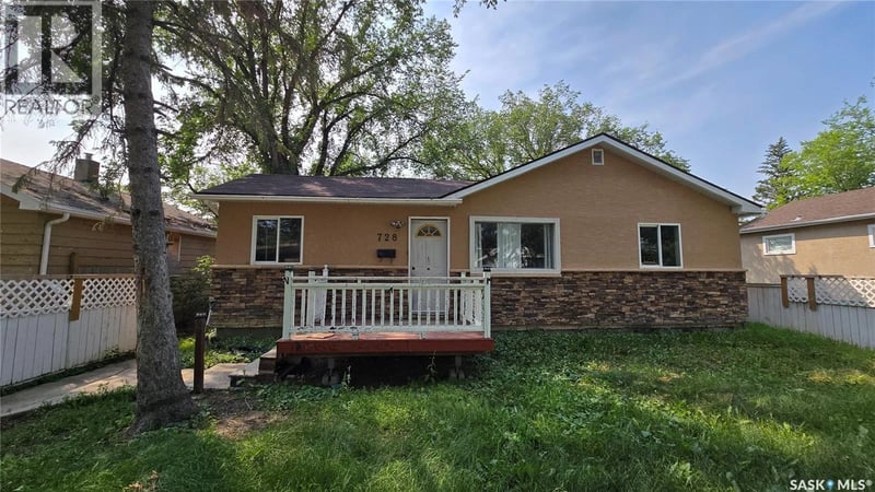 728 ARGYLE STREET, Regina, Saskatchewan, S4T3P6, Regina, Saskatchewan — photo 1 of 5