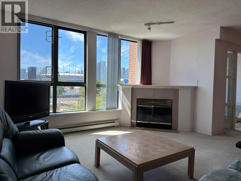 #307 1128 QUEBEC Street, Vancouver, British Columbia, V6A4E1, Vancouver, British Columbia — photo 1 of 5