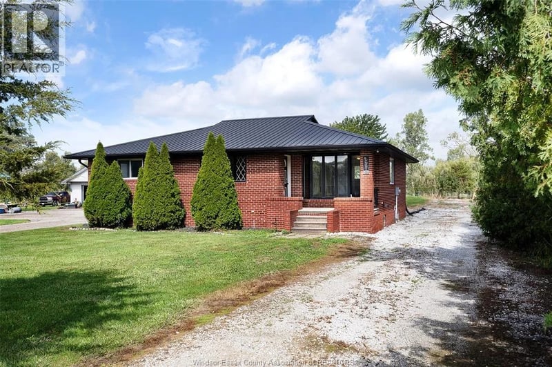 2300 COUNTY RD 12, Essex, Ontario, N8M2X6, Essex, Ontario — photo 1 of 5