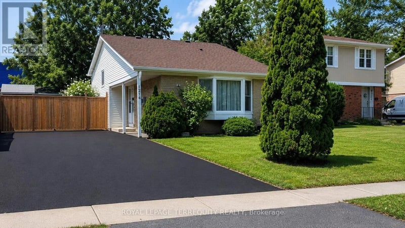 1214 Trowbridge Drive, Oshawa (Centennial), Ontario, L1G7H2, Oshawa (Centennial), Ontario — photo 1 of 5