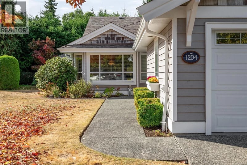 1204 Gabriola Drive, Parksville, British Columbia, V9P2X5, Parksville, British Columbia — photo 1 of 5
