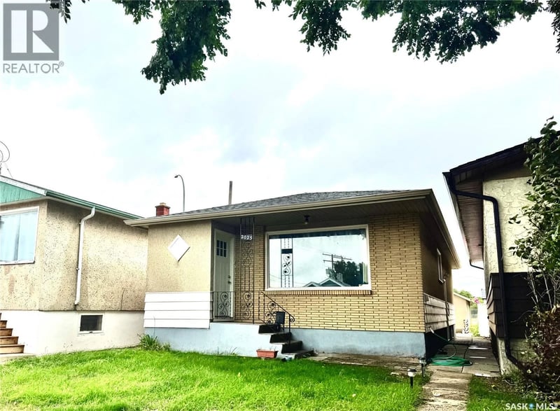 2025 McDonald STREET, Regina, Saskatchewan, S4N2Y4, Regina, Saskatchewan — photo 1 of 5