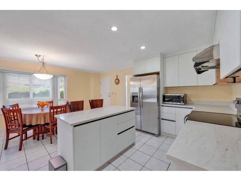 14763 31A Avenue, Surrey, British Columbia, V4P3E8, Surrey, British Columbia — photo 1 of 5