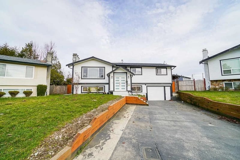 3174 ROYAL Court, Abbotsford, British Columbia, V2T4J6, Abbotsford, British Columbia — photo 1 of 5