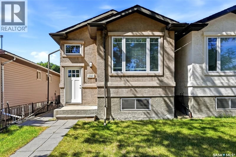 240 Ottawa STREET, Regina, Saskatchewan, S4R1N5, Regina, Saskatchewan — photo 1 of 5