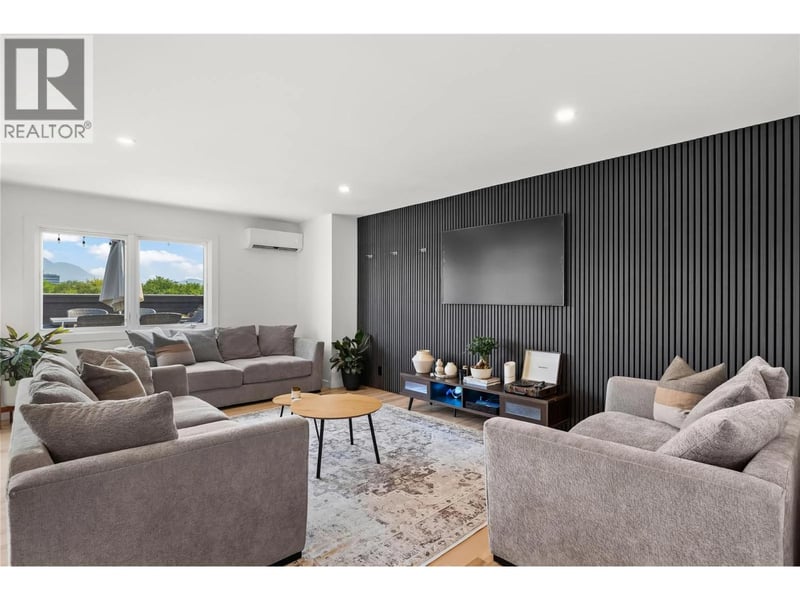 #504 1915 Pacific Court, Kelowna, British Columbia, V1Y8B3, Kelowna, British Columbia — photo 1 of 5