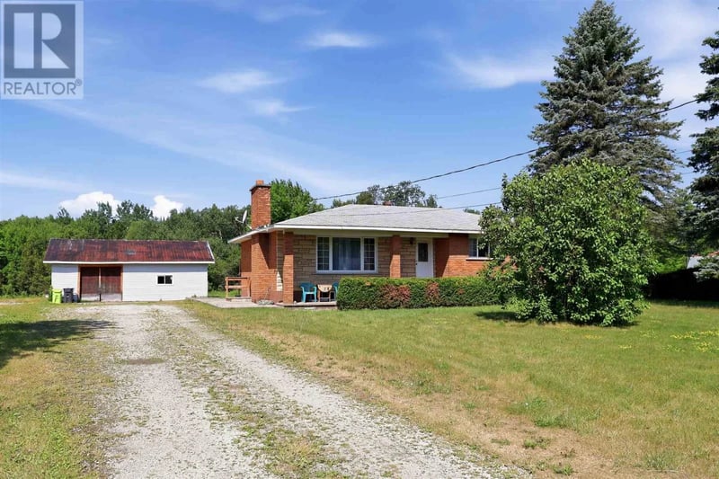 305 Moss RD, Sault Ste. Marie, Ontario, P6A5K8, Sault Ste. Marie, Ontario — photo 1 of 5