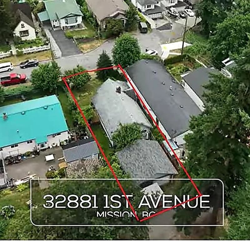 32881 1ST Avenue, Mission, British Columbia, V2V1E8, Mission, British Columbia — photo 1 of 5