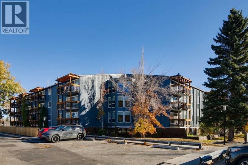 820 89 Avenue Southwest, Calgary, Alberta, T2V4N9, Calgary, Alberta — photo 1 of 5