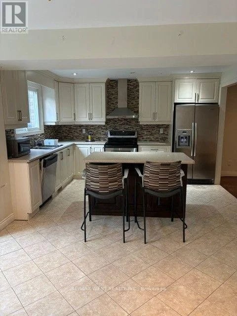 10 Testa Street, East Gwillimbury (Queensville), Ontario, L0L1R0, East Gwillimbury (Queensville), Ontario — photo 1 of 5