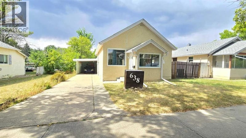 638 12A Street North, Lethbridge, Alberta, T1H2J9, Lethbridge, Alberta — photo 1 of 5