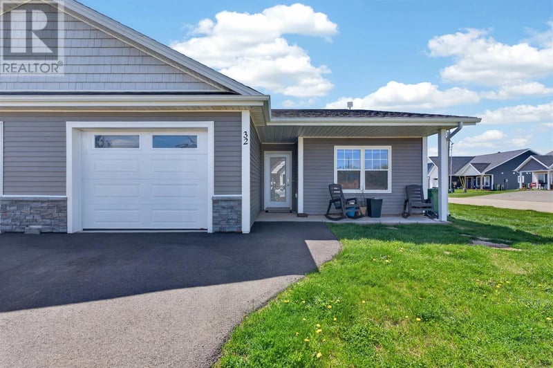 32 Ellis Avenue, Summerside, Prince Edward Island, C1N4J3, Summerside, Prince Edward Island — photo 1 of 5