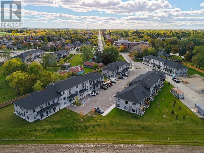 #Unit 27 3202 VIVIAN Line, Stratford, Ontario, N5A0K6, Stratford, Ontario — photo 1 of 5