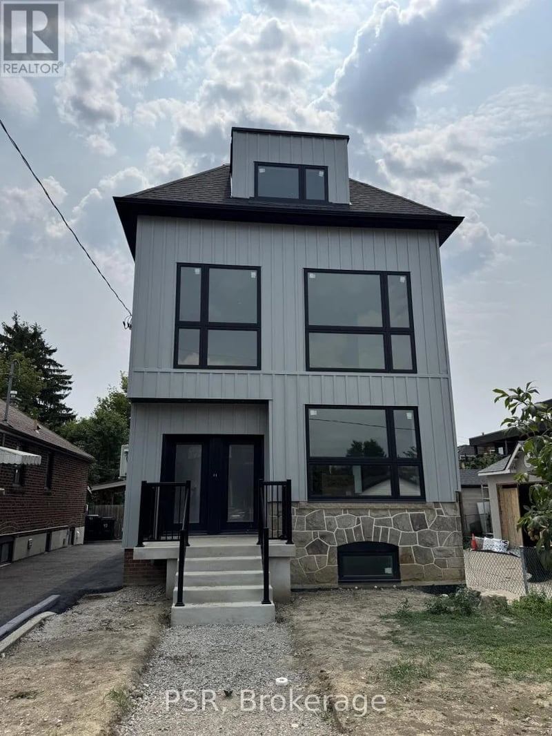 #Upper 99 Ypres Road, Toronto (Keelesdale-Eglinton West), Ontario, M6M3X2, Toronto (Keelesdale-Eglinton West), Ontario — photo 1 of 5