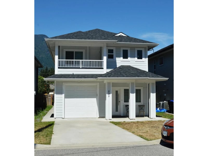 539 DOUGLAS Street, Hope, British Columbia, V0X1L0, Hope, British Columbia — photo 1 of 5
