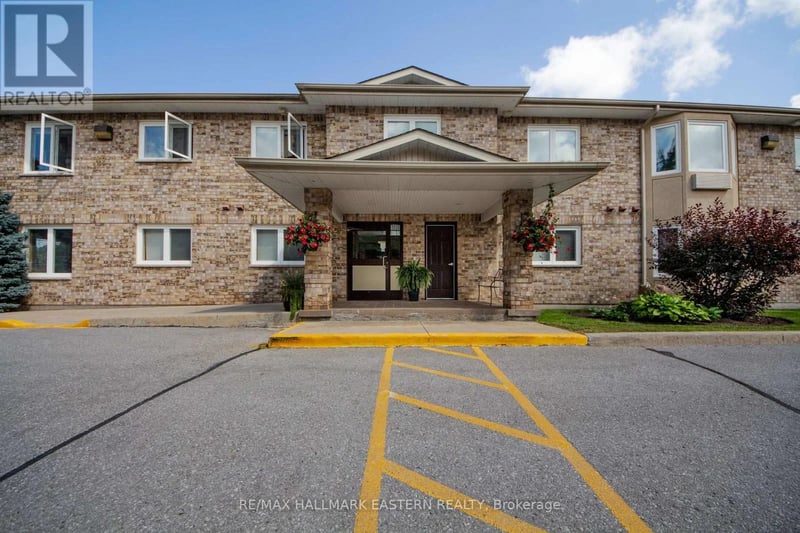 #202 878 Armour Road, Peterborough (Ashburnham Ward 4), Ontario, K9H2A6, Peterborough (Ashburnham Ward 4), Ontario — photo 1 of 5