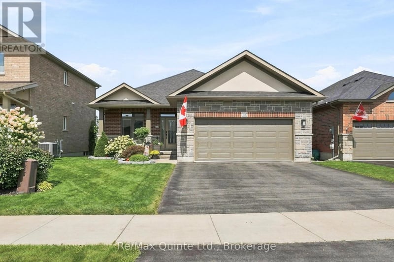 40 Farmington Crescent, Belleville (Belleville Ward), Ontario, K8N0J8, Belleville (Belleville Ward), Ontario — photo 1 of 5