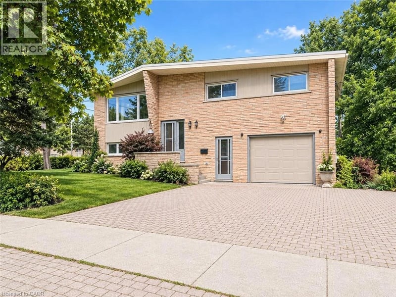 #Upper 580 FOREST HILL Drive, Kitchener, Ontario, N2M4H7, Kitchener, Ontario — photo 1 of 5