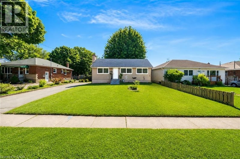 6604 LOCUS Avenue, Niagara Falls, Ontario, L2G4K7, Niagara Falls, Ontario — photo 1 of 5