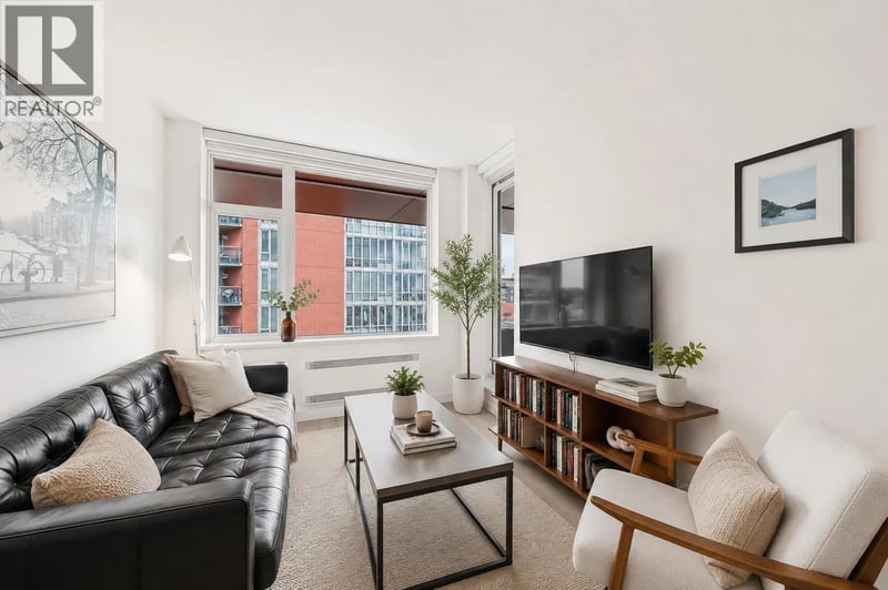 #710 209 7TH Avenue, Vancouver, British Columbia, V5T0H3, Vancouver, British Columbia — photo 1 of 5
